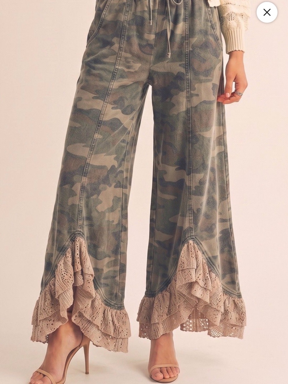 Women’s Vintage Lace Camo Joggers. Size S NWOT